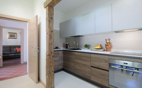 House Angy: Mostrador, Cocina, Piso, Diseño De Interiores, Mueble, Pared, Madera, Suelo, Gabinetes, Aparato De Cocina