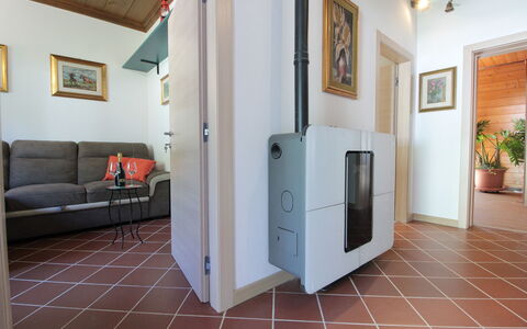 House Angy: Piso, Suelo, Electrodoméstico, Habitación, Máquina, Planta De Casa, Manchas De Madera, Electrodoméstico, Loseta, Suelos De Madera