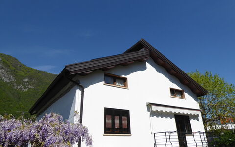 House Angy: Casa, Casa, Cabaña, Techo, Puerta, Pendiente, Balcón, Pintar, Casa De Campo, Vía Muerta