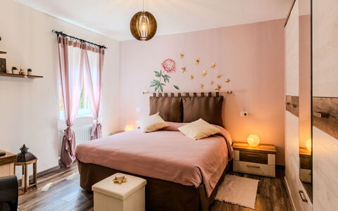 La Casetta di Lulù: Mueble, Diseño De Interiores, Cama, Habitación, Suelo, Piso, Madera, Sábana, Habitación, Lecho