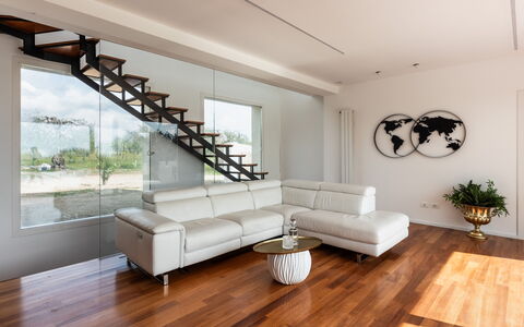 Pizzuta Country House: Mueble, Diseño De Interiores, Piso, Suelo, Sofá, Suelos De Madera, Madera, Techo, Sala, Casa