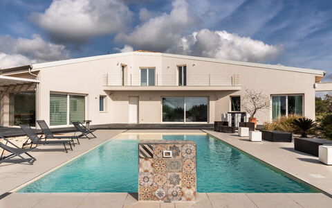 Pizzuta Country House: Piscina, Barrio Residencial, Casa, Casa, Inmuebles, Material Compuesto, Recurso, Villa, Sombra, Hormigón