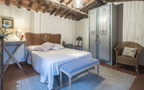 La Casa del Grillo Parlante: Mueble, Cama, Habitación, Sábana, Lecho, Linos, Piso, Casa, Marco De La Cama, Diseño De Interiores