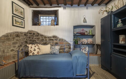 La Casa del Grillo Parlante: Mueble, Pared, Diseño De Interiores, Madera, Habitación, Piso, Linos, Casa, Cama, Habitación