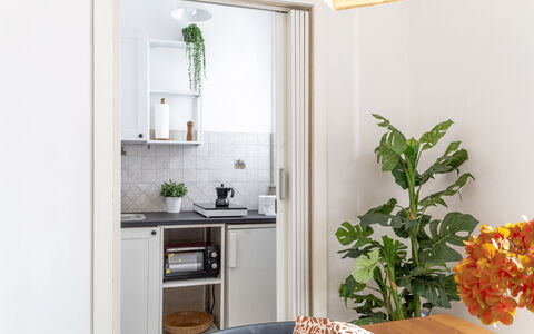 Fano Mare: Mueble, Diseño De Interiores, Madera, Piso, Suelo, Habitación, Encendiendo, Casa, Cocina, Departamento