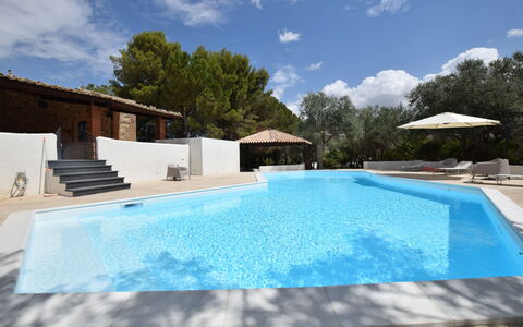 Villa Chiaramonte Gulfi: Azul, Piscina, Material Compuesto, Recurso, Sombra, Eco Hotel, Thermae, Inmuebles, Hacienda, Fuente De Agua