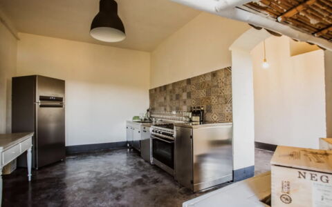 Villa Chiaramonte Gulfi: Piso, Suelo, Techo, Diseño De Interiores, Cocina, Mostrador, Aparato De Cocina, Loseta, Material Natural