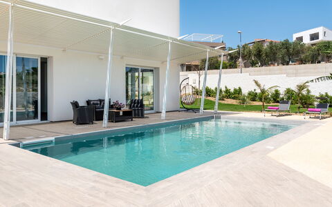 A Casa di Chica: Piscina, Mueble Para Exteriores, Recurso, Barrio Residencial, Sombra, Piso, Material Compuesto, Suelo, Eco Hotel, Ocio