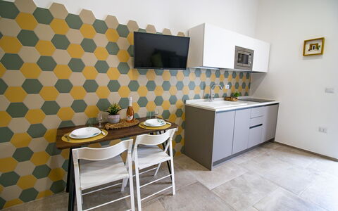 Elementi Luxury Otranto: Mueble, Diseño De Interiores, Piso, Cocina, Suelo, Mostrador, Aparato De Cocina, Techo, Habitación, Electrodoméstico