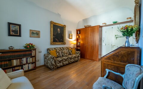 Casa dello Scrittore: Mueble, Diseño De Interiores, Pared, Piso, Madera, Suelo, Sofá, Marco, Habitación, Sala