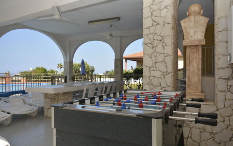 Villa Sole Mare: Piscina, Hotel, Mueble Para Exteriores, Recurso