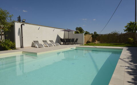 Villa Benvenuti al Sud: Piscina, Material Compuesto, Sombra, Recurso, Hormigón, Paisajismo, Diseño, Fuente De Agua, Patio Interior, Mueble Para Exteriores