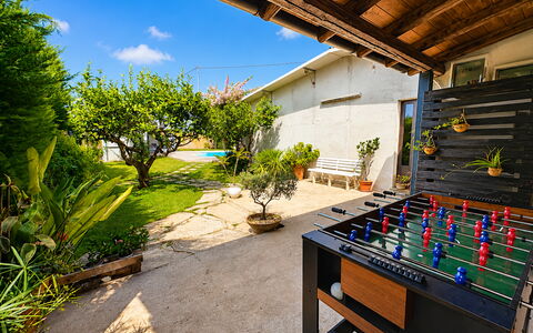 Villa Benvenuti al Sud: Mueble, Jardín, Patio Interior, Paisajismo, Sombra, Césped, Eco Hotel, Yarda, Recurso, Mueble Para Exteriores