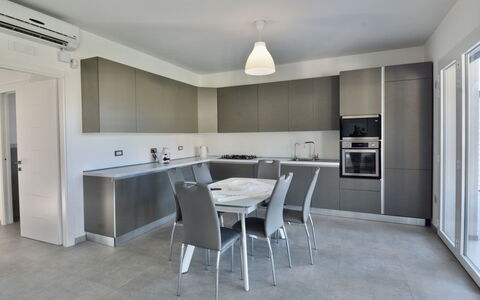 Rari House: Mueble, Cocina, Piso, Diseño De Interiores, Electrodoméstico, Mostrador, Madera, Aparato De Cocina, Techo, Suelo
