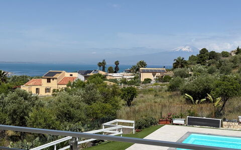 Rari House: Árbol, Piscina, Recurso, Sombra, Eco Hotel, Mueble Para Exteriores, Ocio, Inmuebles, Paisajismo