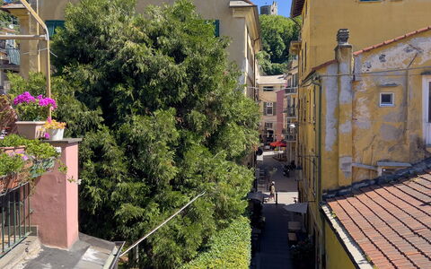 Casa Nanai - Levanto: Barrio, By, Barrio Residencial, Calle, Departamento, Callejón, Balcón, Suburbio, Planta De Casa