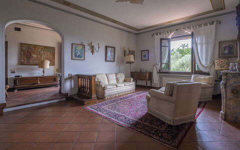 Villa Golly: Diseño De Interiores, Piso, Mueble, Suelo, Techo, Habitación, Encendiendo, Marco, Casa, Sala