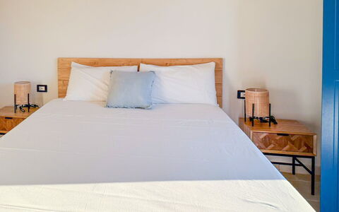 Tenuta Emma: Cama, Mueble, Habitación, Lecho, Madera, Sábana, Linos, Diseño De Interiores, Suelo, Marco De La Cama