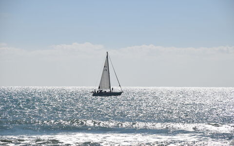 L'Oasi di Salvo: Barco, Cielo, Velero, Watercraft, Navegación, Mástil, Horizonte, Navegación