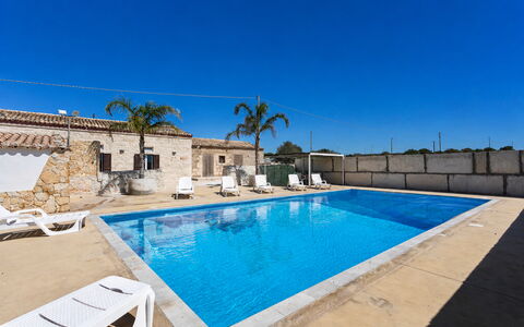 L'Oasi di Salvo: Azul, Piscina, Recurso, Hotel, Ciudad De Vacaciones, Centro De Ocio, Villa, Balneario