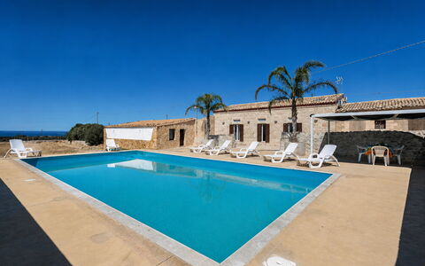 L'Oasi di Salvo: Azul, Piscina, Recurso, Hotel, Ciudad De Vacaciones, Villa, Balneario, Zona Tropical