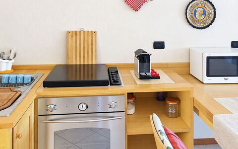 Coniglio Beach: Cocina, Aparato De Cocina, Electrodoméstico, Madera, Mueble, Electrodoméstico, Estufa De Cocina, Mostrador, Pequeños Electrodomésticos, Estufa