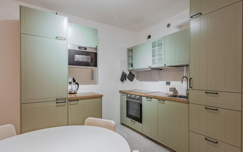 Nala: Cocina, Aparato De Cocina, Mostrador, Gabinetes, Diseño De Interiores, Mueble, Electrodoméstico, Piso, Madera, Suelo