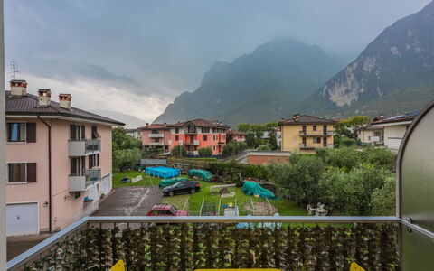 Nala: Cordillera, Balcón, Alpes, Pueblo De Montaña