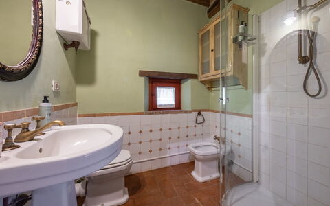 Villa Santa Barbara: Diseño De Interiores, Arreglo De Tubería, Baño, Lavabo Del Baño, Piso, Techo, Lavabo, Suelo, Grifo, Plomería
