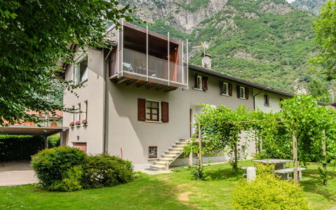 Zani: Barrio Residencial, Cordillera, Cabaña, Hill Station, Valle, Jardín, Yarda, Inmuebles, Césped, Alpes