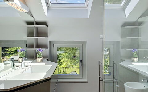Zani: Diseño De Interiores, Techo, Arreglo De Tubería, Piso, Casa, Suelo, Baño, Grifo, Lavabo, Plomería