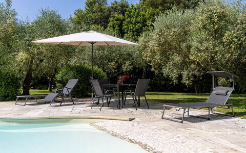 Podere Il Pozzangone, Lucignano: Mueble, Mueble Para Exteriores, Silla, Sombra, Paraguas, Piscina, Mesa Al Aire Libre, Jardín, Recurso, Sunlounger
