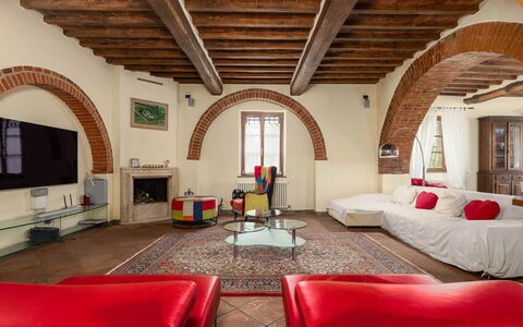 Podere Il Pozzangone, Lucignano: Mueble, Diseño De Interiores, Pared, Piso, Techo, Suelo, Madera, Sofá, Habitación, Sala