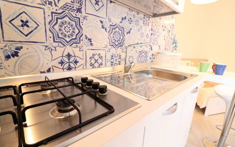 Casa Maya a Otranto: Cocina, Aparato De Cocina, Electrodoméstico, Mostrador, Estufa De Cocina, Piso, Suelo, Fregadero, Estufa De Gas, Diseño De Interiores