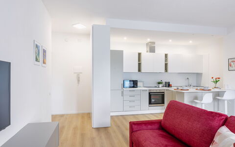 Suite Pineta: Mueble, Diseño De Interiores, Piso, Suelo, Techo, Habitación, Sofá, Sala, Casa, Departamento