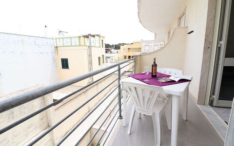 Marta: Departamento, Balcón, Condominio, Pretil, Hotel