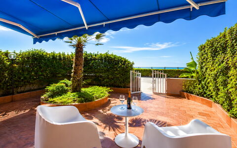 Il Favollo: Recurso, Eco Hotel, Sombra, Mueble Para Exteriores, Piscina, Hotel, Balcón, Planta De Casa
