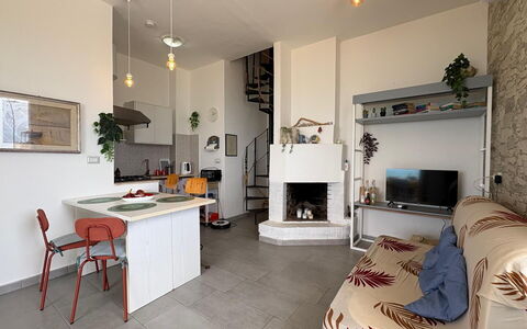 La Casa in Riva al Mare: Mueble, Diseño De Interiores, Pared, Piso, Techo, Suelo, Habitación, Encendiendo, Silla, Sala
