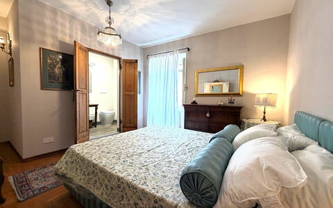 La Dimora del Leone: Mueble, Cama, Diseño De Interiores, Habitación, Lecho, Sábana, Suelo, Piso, Habitación, Madera