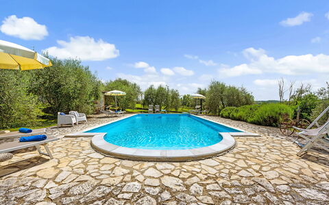 San Sano Retreat, Chianti Vineyard Views & Diving: Azul, Piscina, Recurso, Mueble Para Exteriores, Jardín, Eco Hotel, Paisajismo, Inmuebles, Sombra, Villa