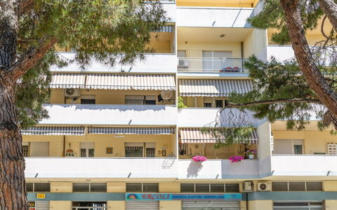 Casabianca: Tiempo De Día, Edificio, Ciudad, Departamento, Barrio, Barrio Residencial, Condominio, Diseño Urbano, Uso Mixto