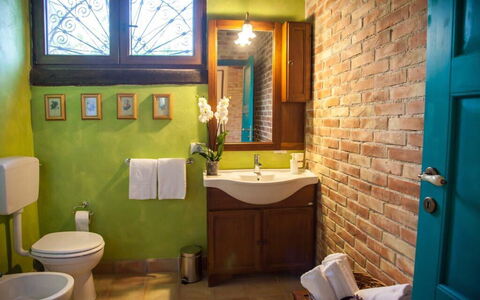 Casa Goel: Diseño De Interiores, Mueble, Pared, Lavabo Del Baño, Madera, Piso, Arreglo De Tubería, Suelo, Baño, Habitación