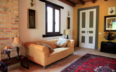 Casa Goel: Mueble, Diseño De Interiores, Pared, Piso, Suelo, Madera, Habitación, Sofá, Sala, Encendiendo