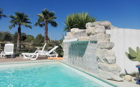 Villa Emme: Piscina, Recurso, Mueble Para Exteriores, Eco Hotel, Sunlounger, Ocio, Vacaciones, Hotel, Sombra