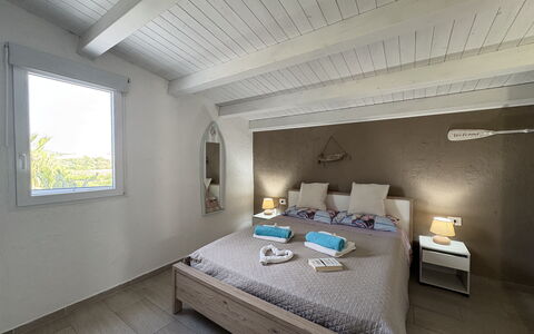Villa Emme: Mueble, Piso, Madera, Suelo, Habitación, Diseño De Interiores, Cama, Techo, Casa, Habitación