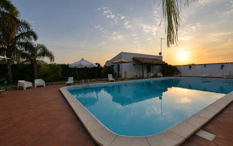 Villa Cigno Reale: Piscina, Recurso, Eco Hotel, Hotel, Hacienda, Ciudad De Vacaciones, Thermae, Mueble Para Exteriores, Villa