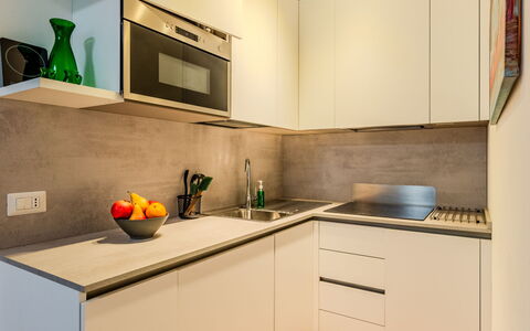 Riva&Lago: Cocina, Mostrador, Aparato De Cocina, Gabinetes, Diseño De Interiores, Piso, Mueble, Electrodoméstico, Madera, Electrodoméstico