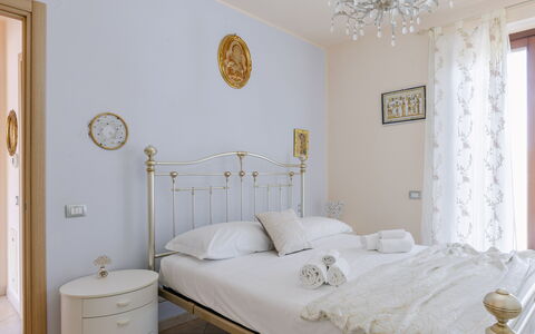 Sweet Loreto: Mueble, Cama, Habitación, Diseño De Interiores, Lecho, Suelo, Sábana, Madera, Piso, Habitación