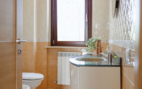 Sweet Loreto: Baño, Arreglo De Tubería, Diseño De Interiores, Lavabo Del Baño, Piso, Lavabo, Suelo, Grifo, Plomería, Loseta
