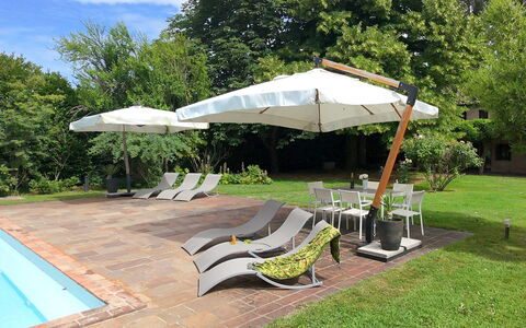 Villa Dorina: Paraguas, Mueble Para Exteriores, Mueble, Sombra, Silla, Sunlounger, Piscina, Jardín, Recurso, Mesa Al Aire Libre